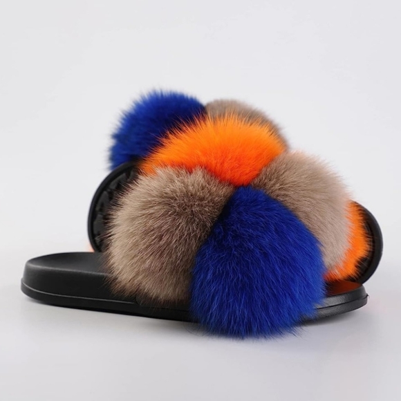 Woman's slippers - Picture 3 of 8